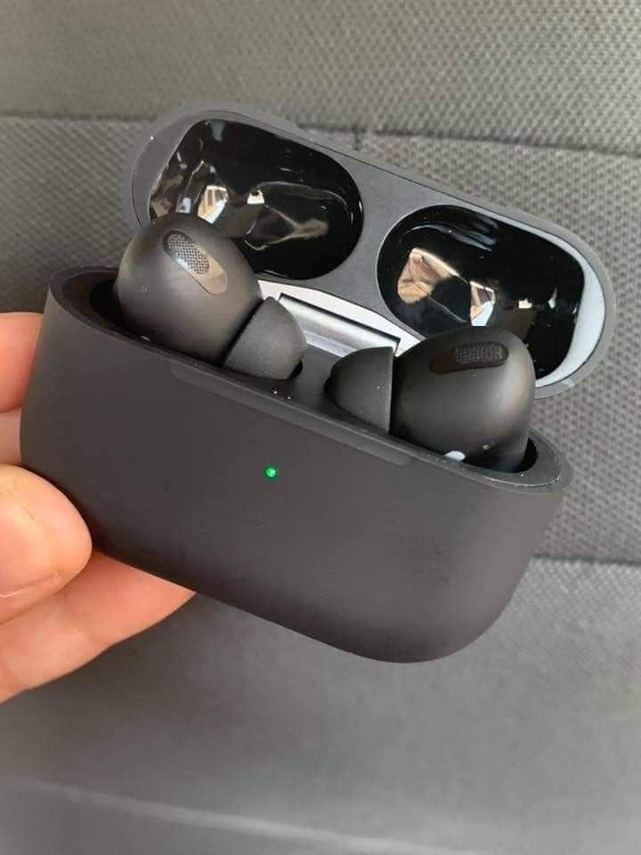 AirPods Pro (2nd Gen) – Black Edition - Redingston Dubai